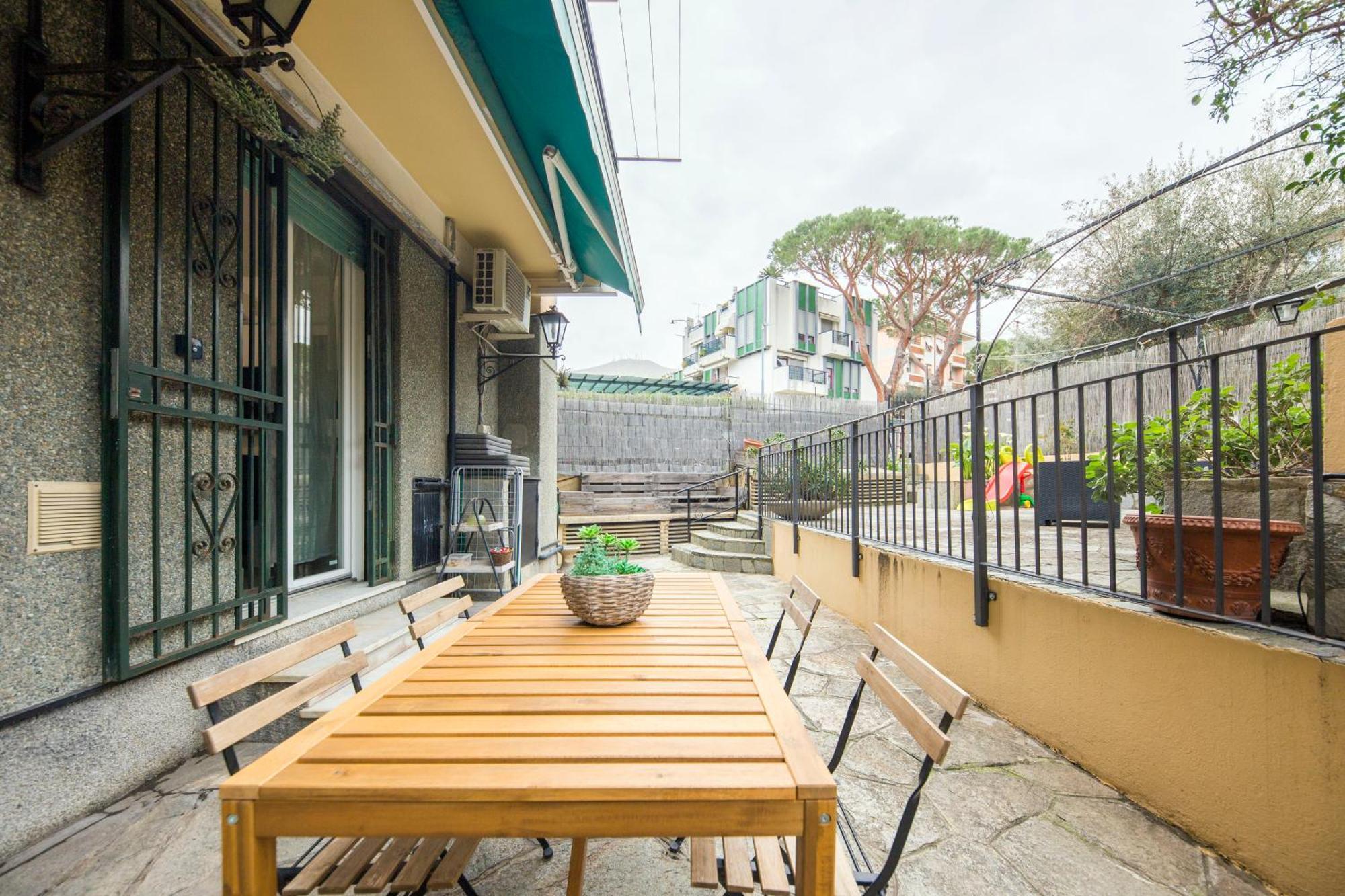 Due Passi Dal Mare Apartment Генуа Екстериор снимка